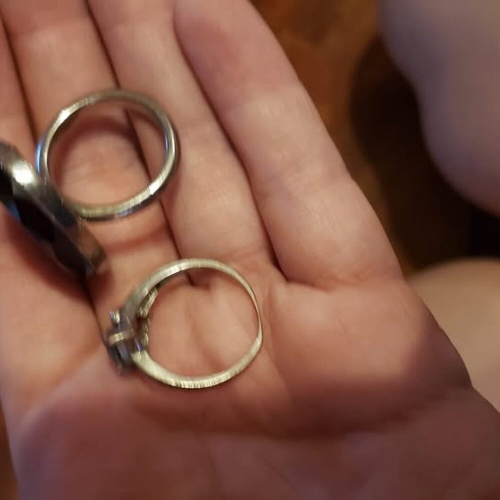 2 rings (unknown sizes) - Picture 3 of 4